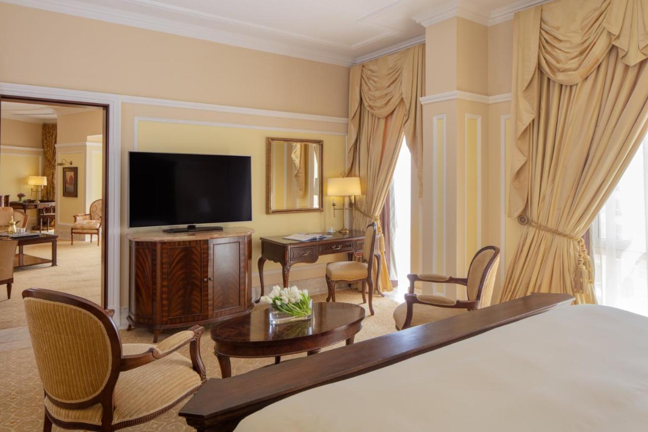 โรงแรมเดอะ รีเจนซี คูเวต Kuwait City ภายนอก รูปภาพ Suite at the hotel