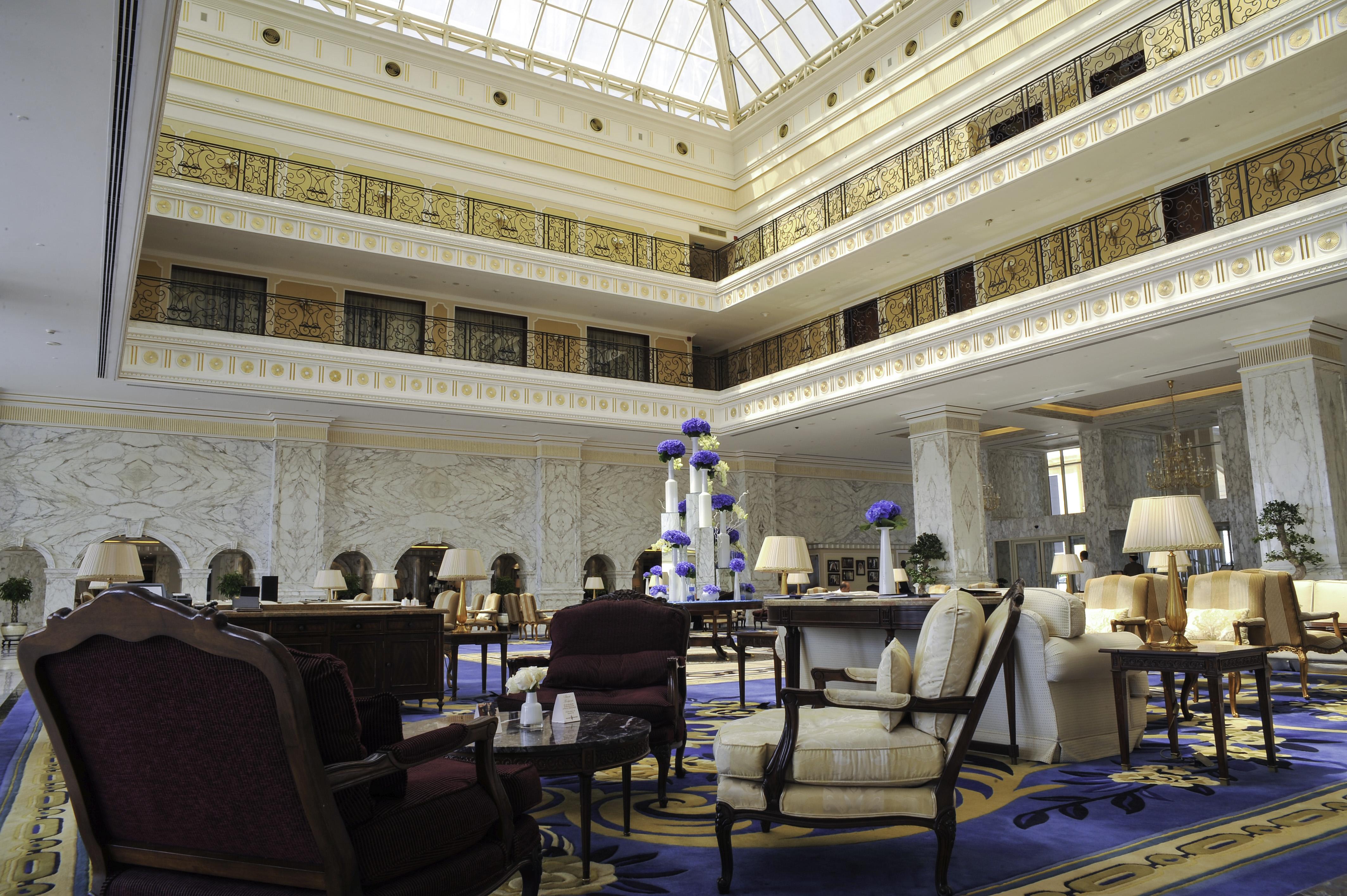 โรงแรมเดอะ รีเจนซี คูเวต Kuwait City ภายนอก รูปภาพ The lobby
