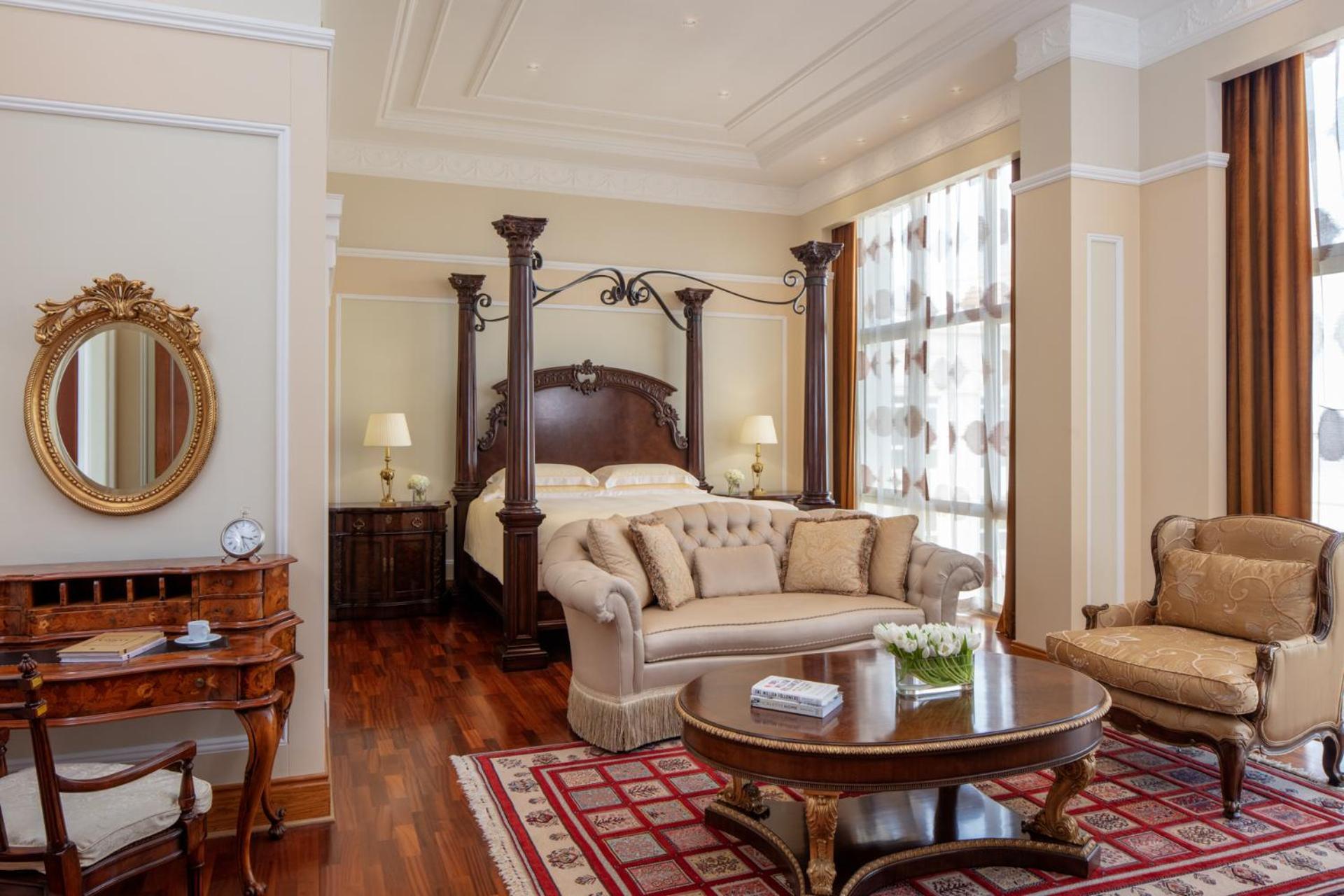 โรงแรมเดอะ รีเจนซี คูเวต Kuwait City ภายนอก รูปภาพ A suite at the hotel